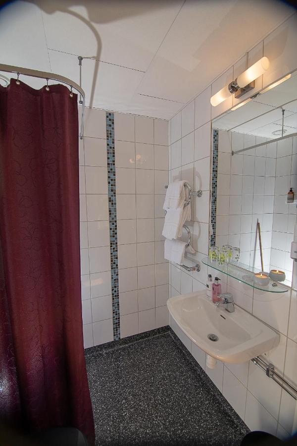 Skinnskatteberg Hotell Station מראה חיצוני תמונה