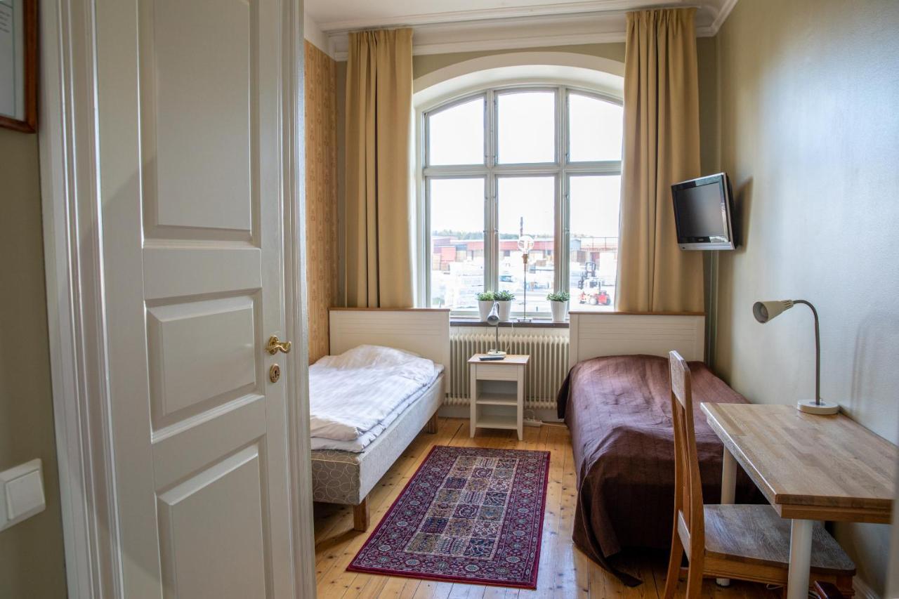 Skinnskatteberg Hotell Station מראה חיצוני תמונה